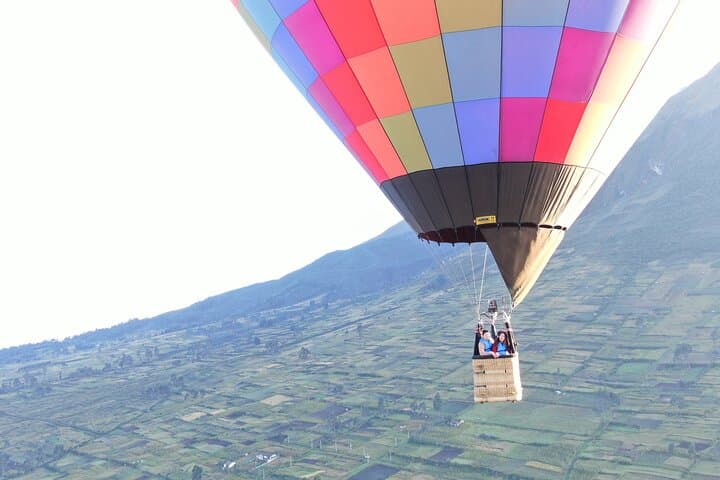 Private Hot Air Balloon Flight Over Andean Lake Near Otavalo photo 4