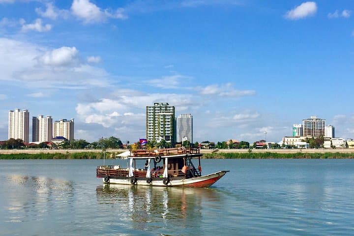 Half-Day Silk Island Mekong Cruise: Phnom Penh Silk Village Tour photo 2