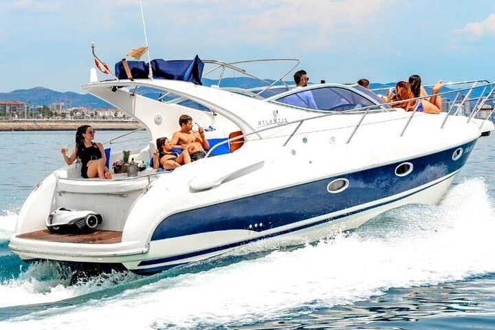 Private Gobbi Yacht Charter: 2-Hour Luxury Yacht Experience in Barcelona photo 2