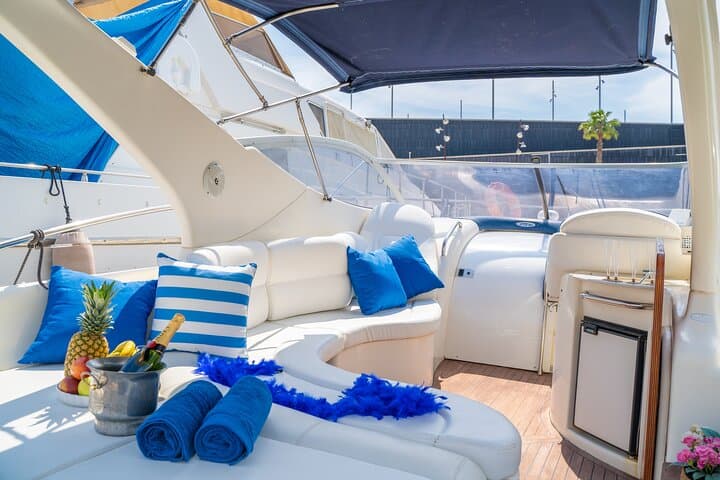 Private Gobbi Yacht Charter: 2-Hour Luxury Yacht Experience in Barcelona photo 3