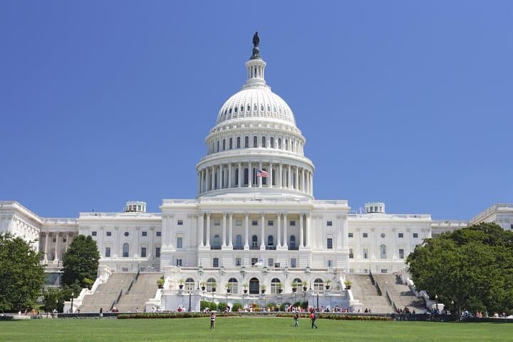 Luxury Private Limousine Tours of Washington DC — Day & Night Highlights photo 1