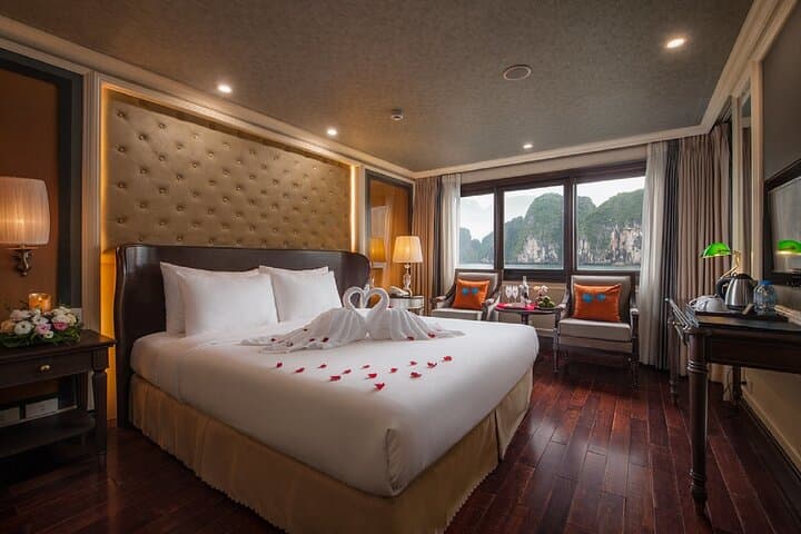 Halong Bay 2-Day Cruise: Junk Boat, Kayaking & Surprise Grotto photo 3