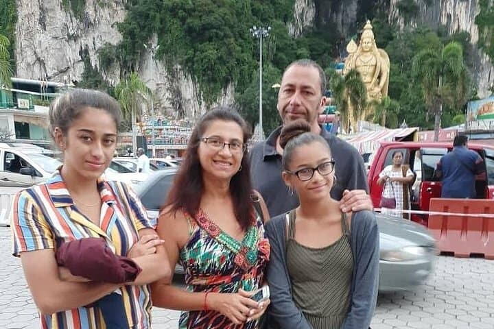 Batu Caves Tour: Climb 272 Steps to Kuala Lumpur’s Limestone Temples