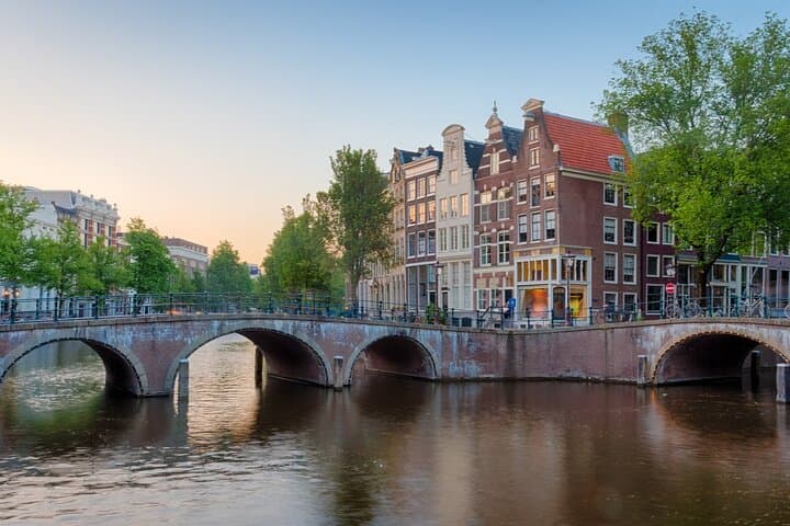 Amsterdam Ghost Hunt: Self-Guided Haunted Walking Adventure in the Red Light District