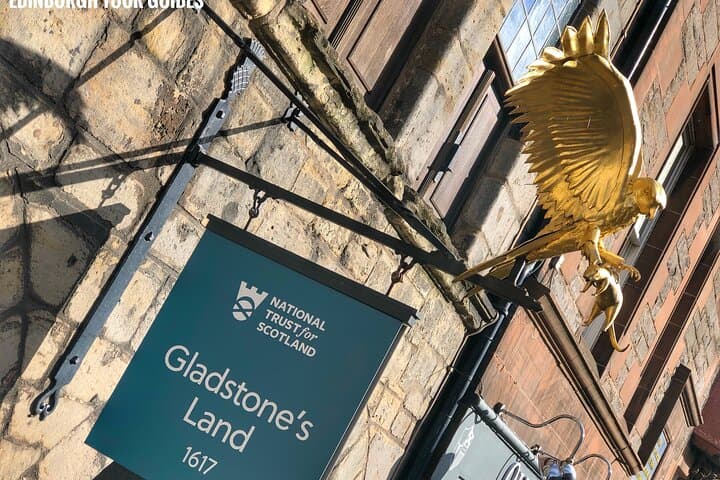 Private Old Town Edinburgh Walking Tour: Royal Mile History & Hidden Gems photo 4