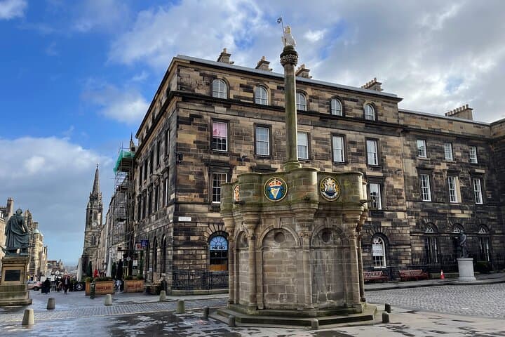 Private Old Town Edinburgh Walking Tour: Royal Mile History & Hidden Gems photo 6