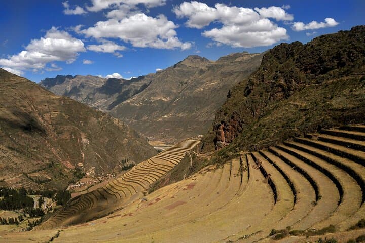 2-Day Sacred Valley and Machu Picchu Tour from Cusco — Highlights & Practical Guide photo 6