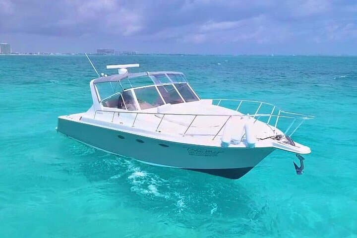 Private 42ft Yacht Rental in Cancun — Snorkel Isla Mujeres & Playa Norte photo 3