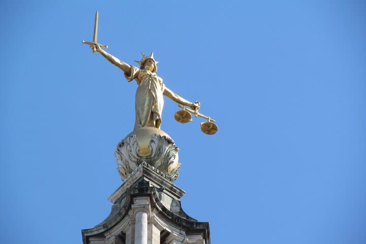 Law in London: Private Royal Courts & Old Bailey Walking Tour