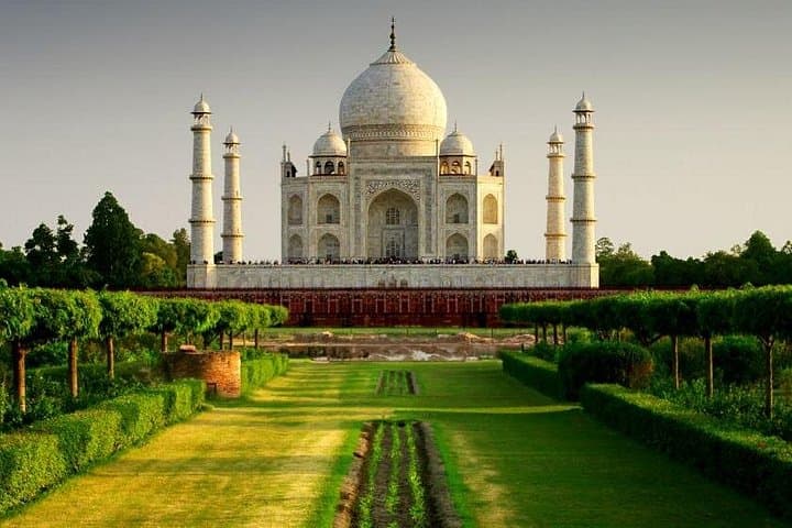 Overnight Taj Mahal Private Tour from Bangalore: Sunrise, Agra Fort & Mehtab Bagh photo 3