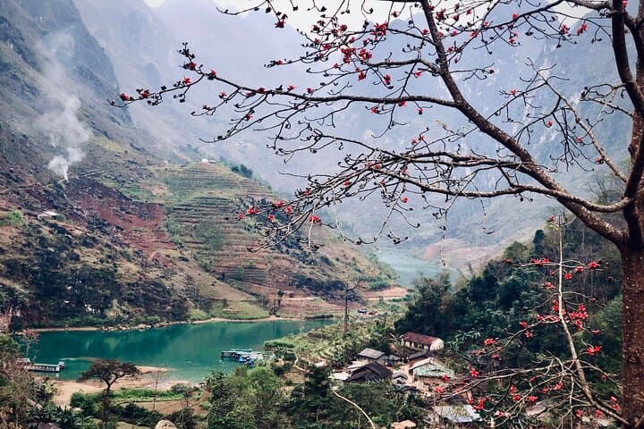 Ha Giang 5-Day Motorbike Adventure: Loop through the Dong Van Karst