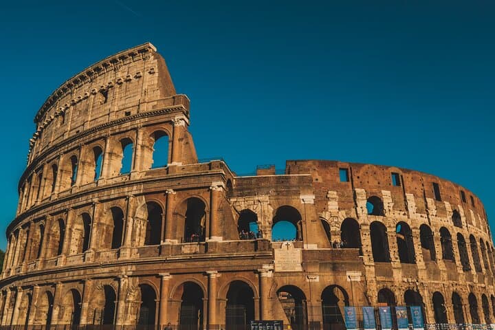 Private Transfer from Rome to San Marino with 2-Hour Sightseeing Stops