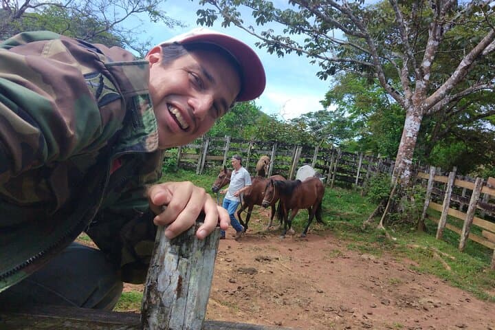 Horseback Riding in Panama's Farming Region — Cerro Azul & El Valle Day Ride photo 2