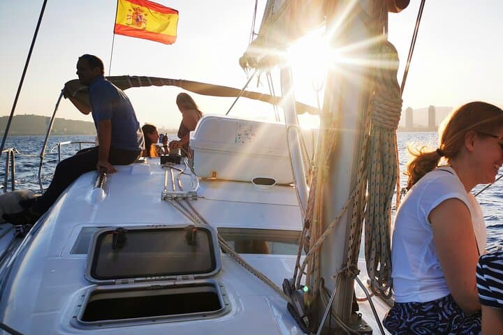 Barcelona Bike and Sunset Sailing: 360° Eco Tour from City Streets to Sea