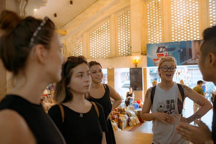 Vegan Food Tour of Hanoi’s Old Quarter: Market Bites & Lake Stories photo 3