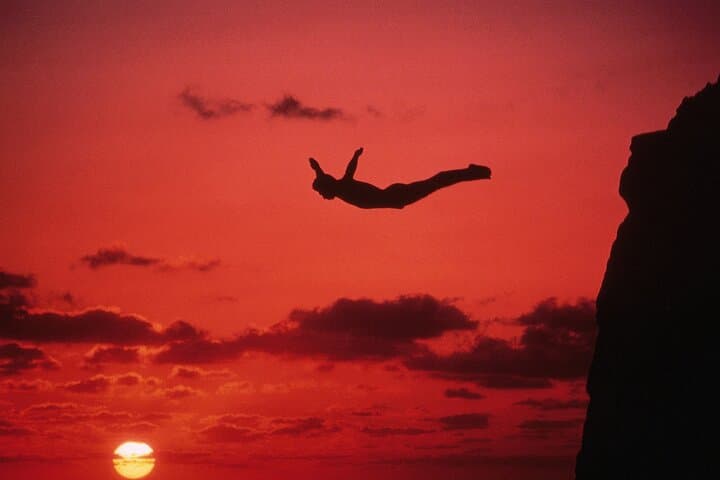 Sunset and High Cliff Divers of La Quebrada: 4-Hour Acapulco Evening Tour