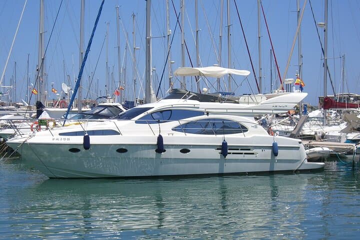 Barcelona Luxury Yacht Cruise with Catalan Tapas — 1-Hour Private Experience photo 6