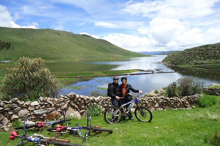 Mountain Biking Lake Titicaca: Puno Shoreline Ride & Uros Islands