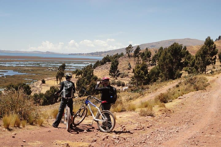Mountain Biking Lake Titicaca: Puno Shoreline Ride & Uros Islands photo 2