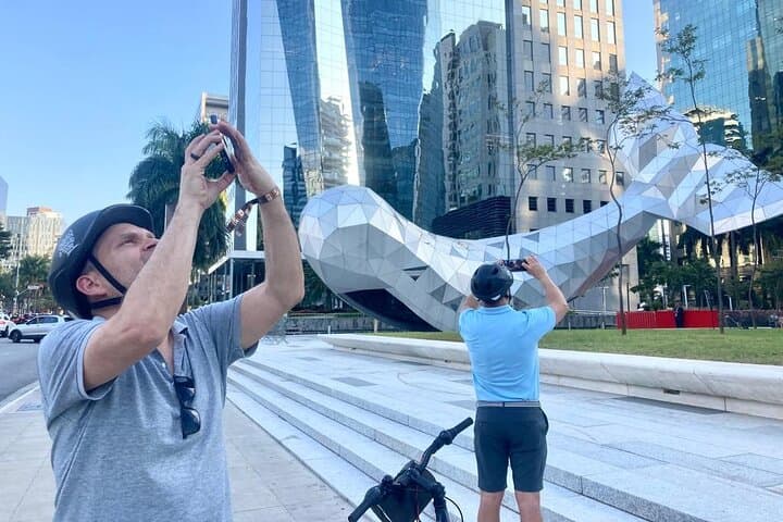 Sao Paulo Street Art and Park Bike Tour — Paulista to Ibirapuera by Bike photo 5