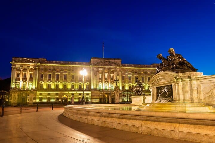 Explore London's Highlights: Self-Guided Scavenger Hunt & Walking Tour photo 5