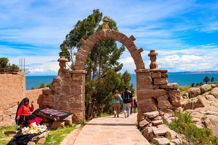 Full-Day Speedboat Tour to Uros & Taquile Islands on Lake Titicaca photo 3