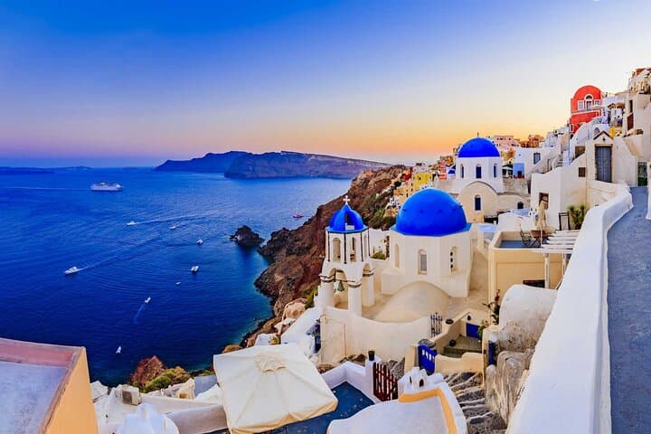 Discover Santorini: Unearthing History and Savoring Wine