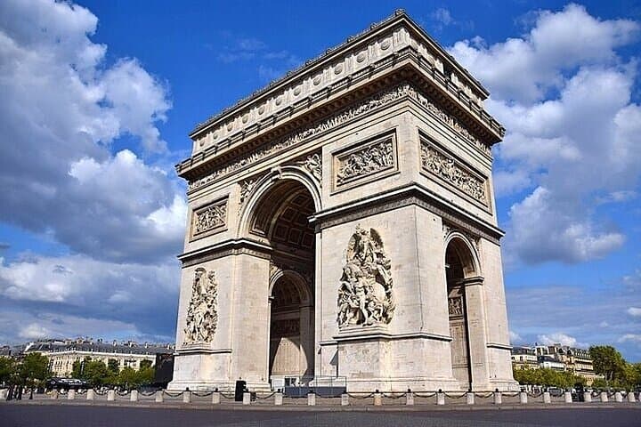Half-Day Private Paris Panoramic Tour with Hotel Pickup photo 2