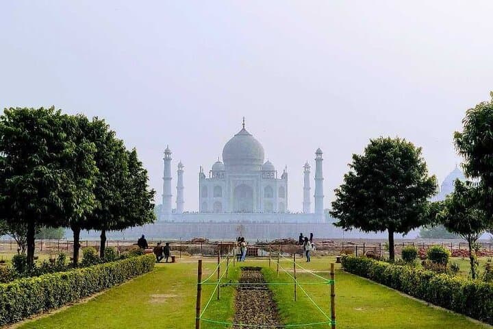 Overnight Taj Mahal Tour from Pune: Sunrise Visit, Agra Fort & Mehtab Bagh photo 6