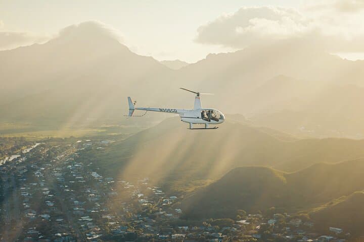 Private 60-Minute Helicopter Tour Around Oahu — Honolulu Aerial Sightseeing photo 2