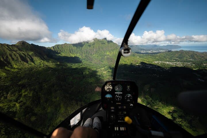 Private 60-Minute Helicopter Tour Around Oahu — Honolulu Aerial Sightseeing photo 3