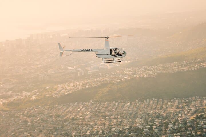 Private 60-Minute Helicopter Tour Around Oahu — Honolulu Aerial Sightseeing photo 6
