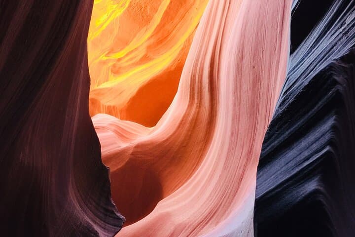 Lower Antelope Canyon and Horseshoe Bend Day Tour from Las Vegas photo 3