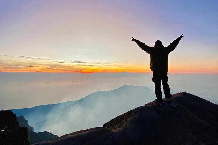 Mount Agung Sunrise Summit Trek — Bali Volcano Sunrise Hike Guide photo 5