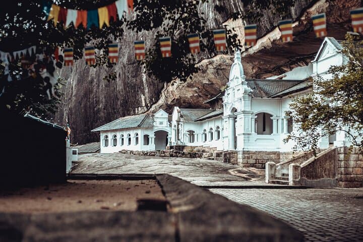 Private Kandy-to-Sigiriya Full-Day Tour: Climb Sigiriya Lion Rock & Dambulla Cave Temple