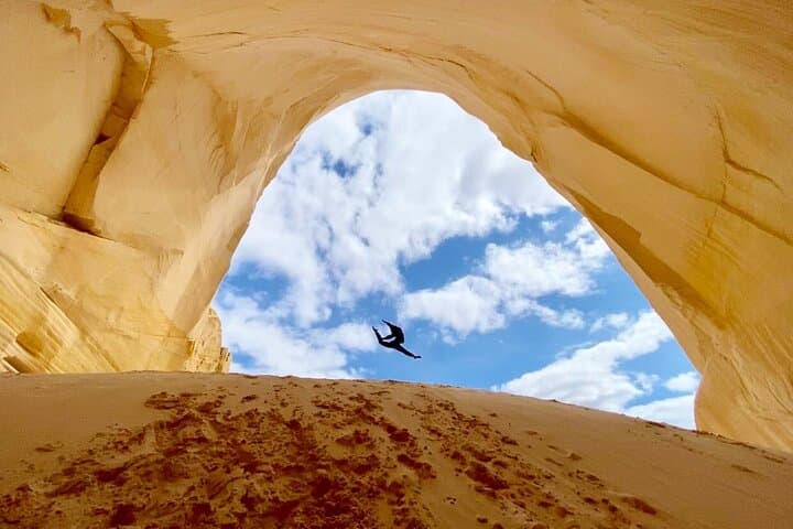 Peekaboo Slot Canyon & Great Chamber Guided Hike — Kanab Photo-Friendly Adventure