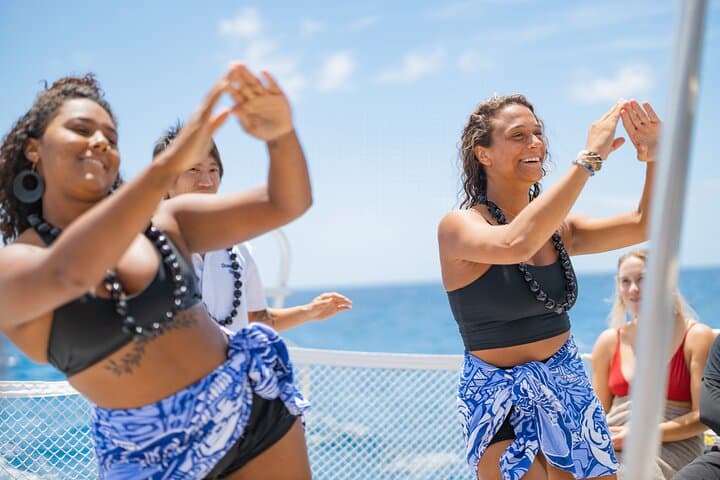 Waikiki Turtle Canyon Snorkel Cruise with Hula Show photo 2