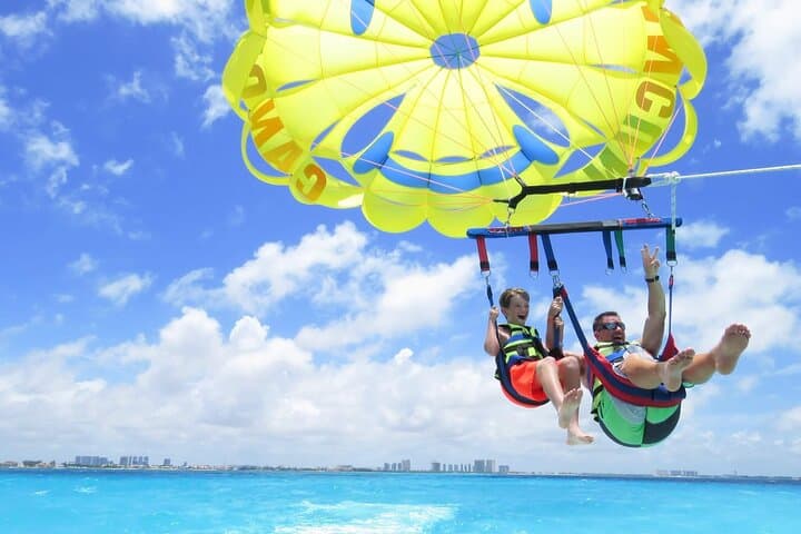 Parasailing and Snorkel Combo in Cancun: MUSA, Turtles & Shipwreck Adventure photo 4