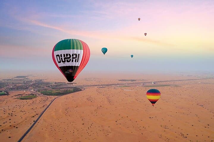 Sunrise Hot Air Balloon Over Dubai Desert with Vintage Land Rover Breakfast photo 4