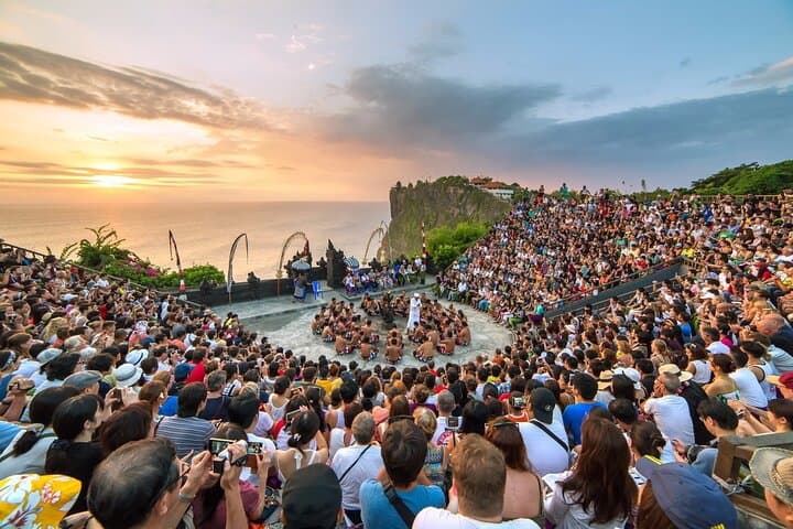 Uluwatu Sunset Kecak Dance and Jimbaran Seafood Dinner — Private Tour