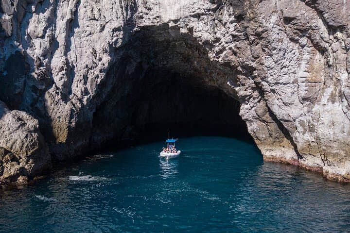 Sea Cave Adventures in the Coromandel: Whitianga Boat Tour to Lava Tubes & Arches photo 2