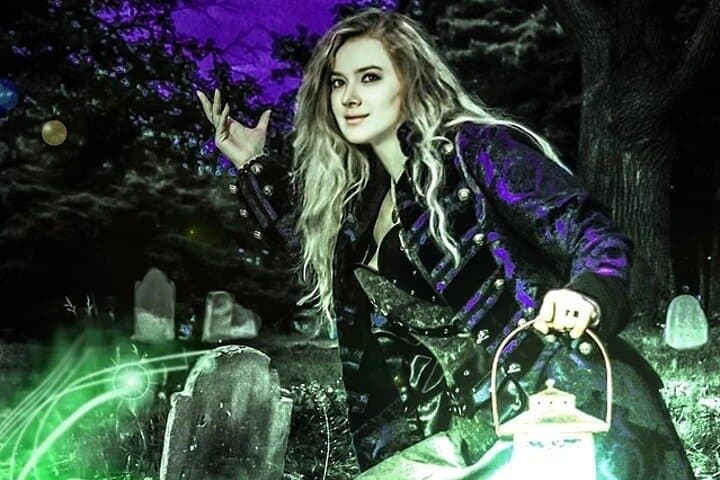 Black Cat Ghostly Night Tour in Salem — Haunted Walking Tour & Witch City Stories