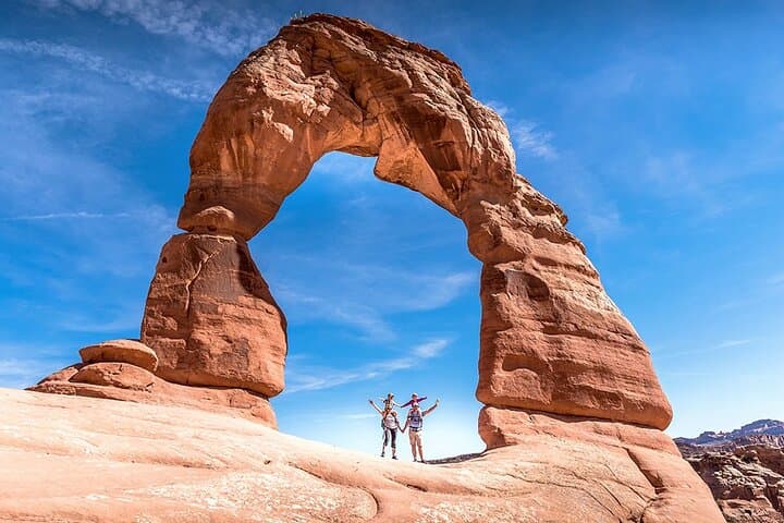 Explore Arches National Park: Half Day 4x4 Tour with Iconic Delicate Arch Hike