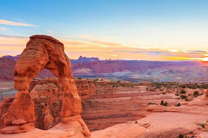 Explore Arches National Park: Half Day 4x4 Tour with Iconic Delicate Arch Hike photo 3