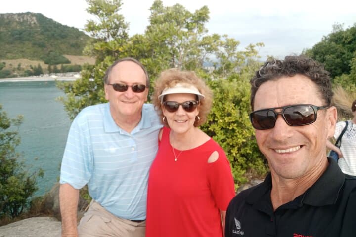 Rotorua Geothermal Day Tour from Tauranga: Kiwifruit Country, Lakes, and Whakarewarewa photo 2