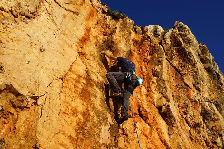 Sea-Cliff Rock Climbing in Cascais: Guided Climbs at Farol da Guia photo 5