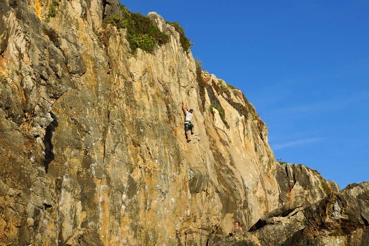 Sea-Cliff Rock Climbing in Cascais: Guided Climbs at Farol da Guia photo 6