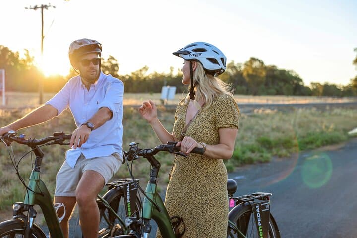 Echuca to Moama E‑Bike Winery Ride: Murray River Views & Cellar-Door Tasting