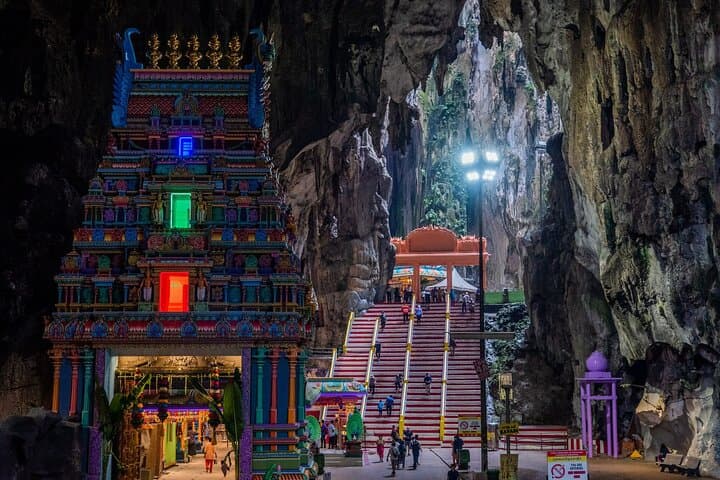 Batu Caves to Kuala Selangor Fireflies Tour with Seafood Dinner photo 4