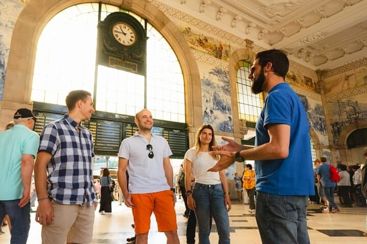 Private Porto Walking Tour with Licensed Historian — Cathedral, São Bento & Local Gastronomy photo 3